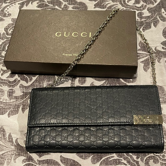 Black Gucci wallet on a chain - Picture 1 of 10